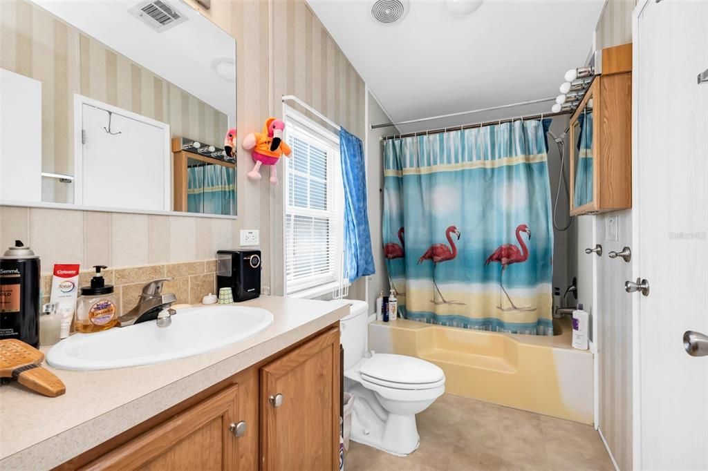 На продажу: $179,900 (2 спален, 2 ванн, 1056 Квадратных фут)