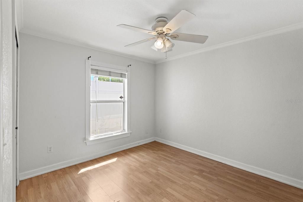 Active With Contract: $1,750 (2 beds, 2 baths, 890 Square Feet)
