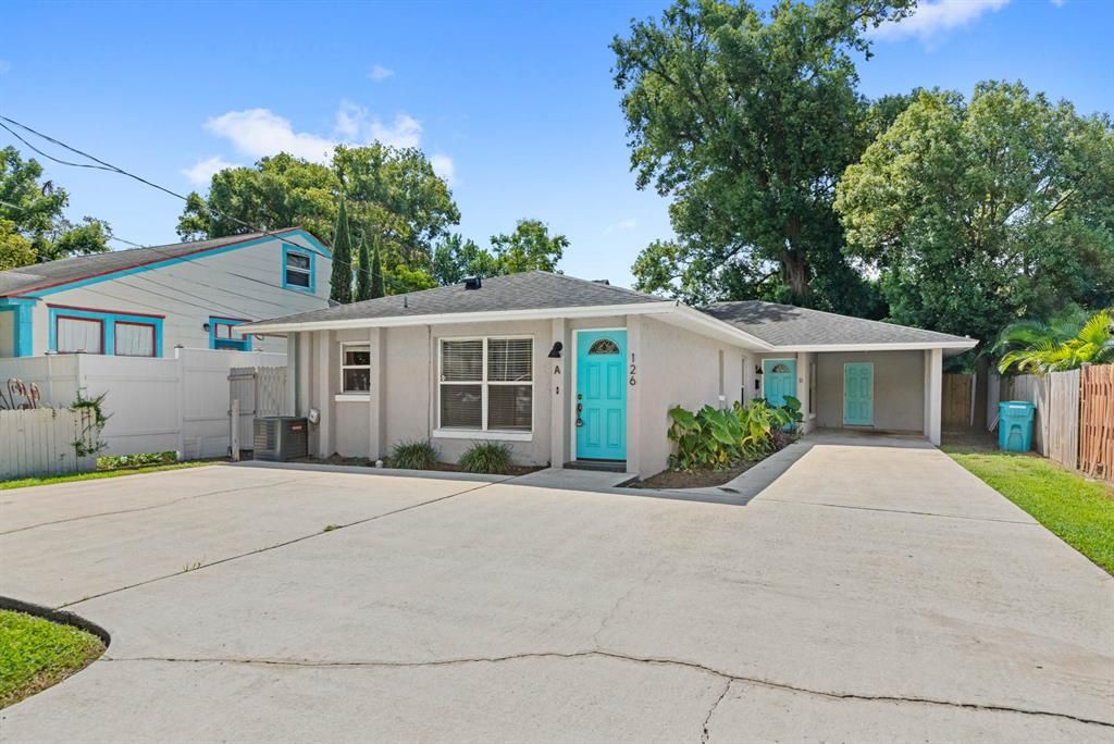 Active With Contract: $1,750 (2 beds, 2 baths, 890 Square Feet)