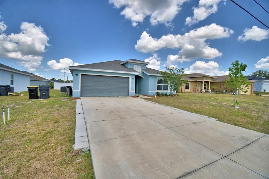Под контрактом: $239,900 (3 спален, 2 ванн, 1646 Квадратных фут)