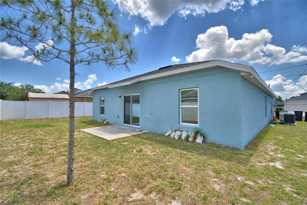 Под контрактом: $239,900 (3 спален, 2 ванн, 1646 Квадратных фут)