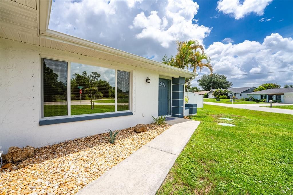 En Venta: $333,000 (2 camas, 2 baños, 1211 Pies cuadrados)