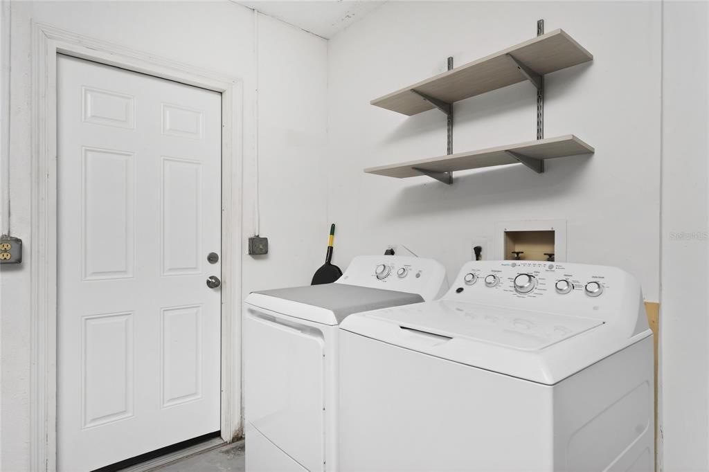En Venta: $333,000 (2 camas, 2 baños, 1211 Pies cuadrados)