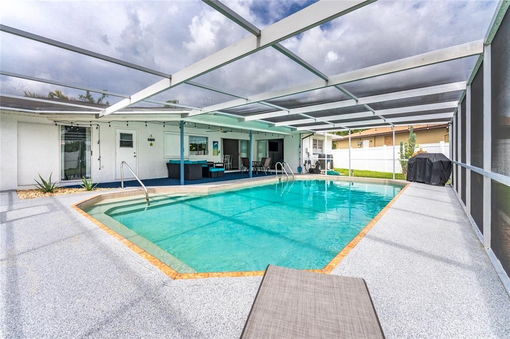 En Venta: $333,000 (2 camas, 2 baños, 1211 Pies cuadrados)