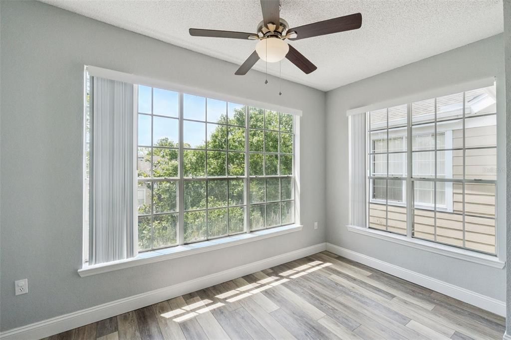 For Sale: $184,900 (1 beds, 1 baths, 721 Square Feet)