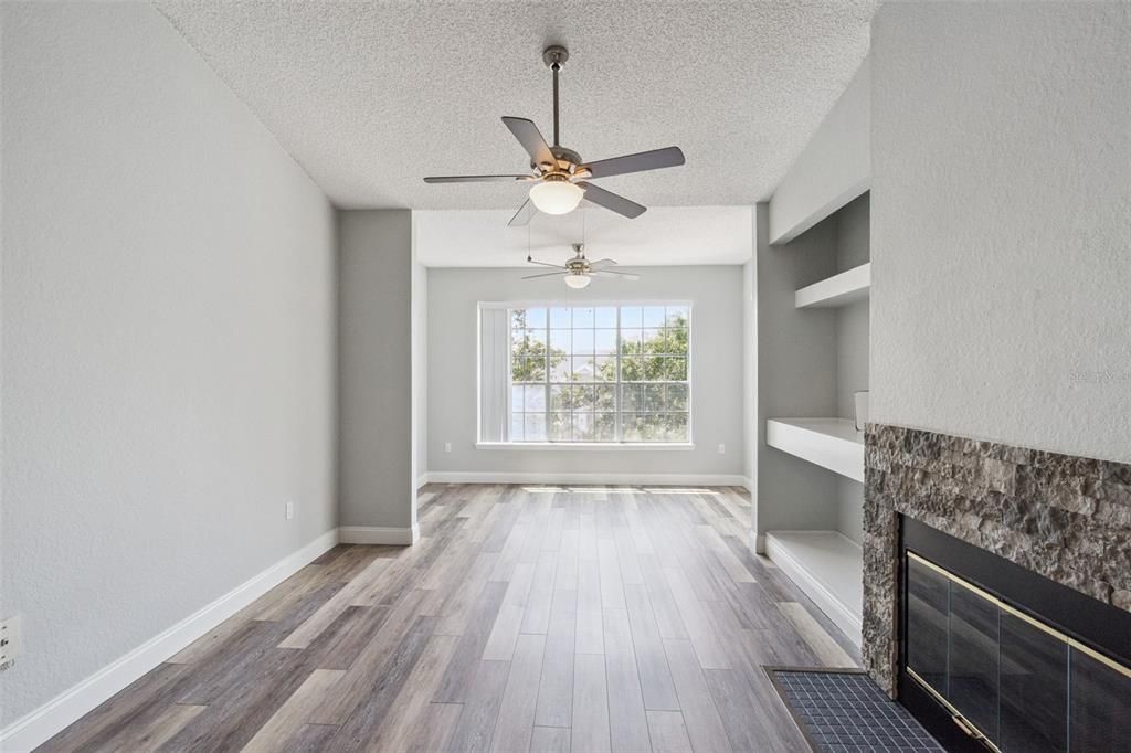 For Sale: $184,900 (1 beds, 1 baths, 721 Square Feet)
