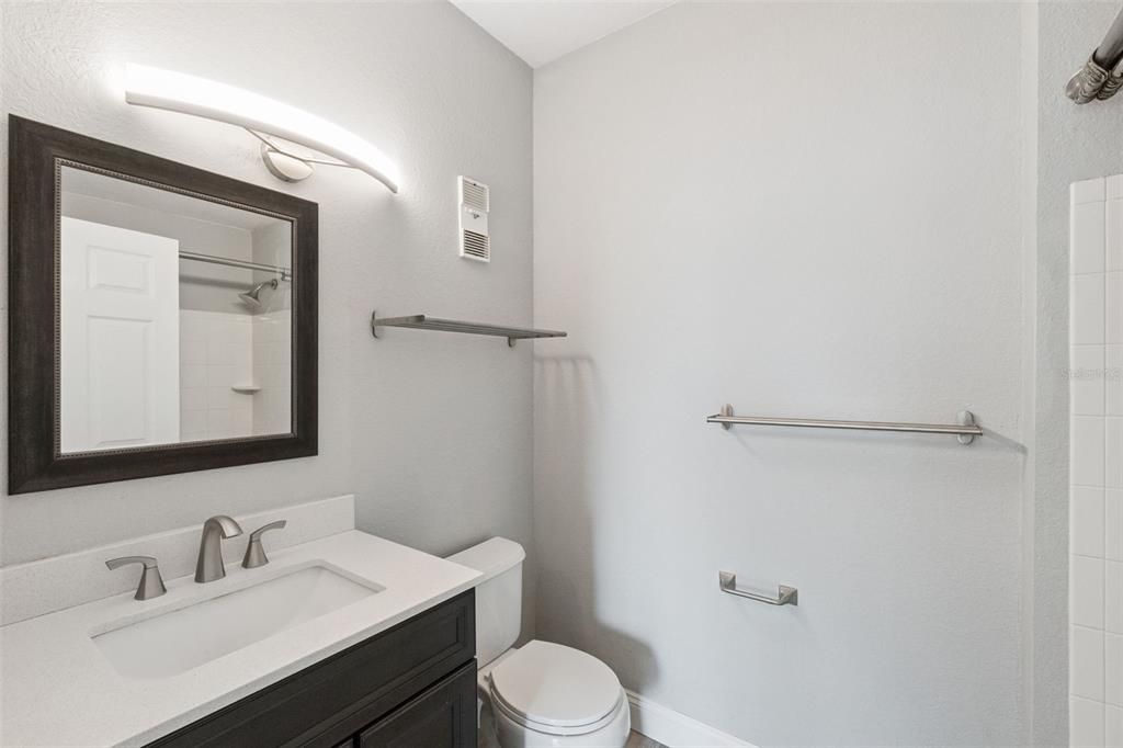 For Sale: $184,900 (1 beds, 1 baths, 721 Square Feet)