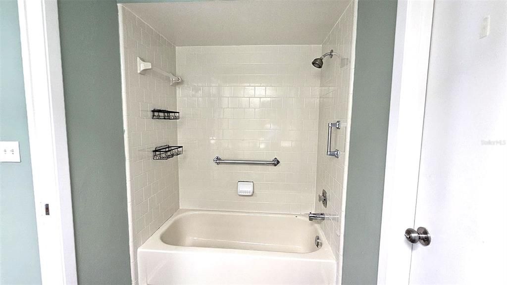В аренду: $1,995 (3 спален, 2 ванн, 1866 Квадратных фут)