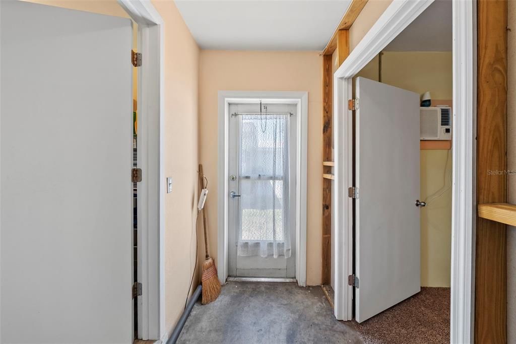 На продажу: $390,000 (2 спален, 2 ванн, 1226 Квадратных фут)