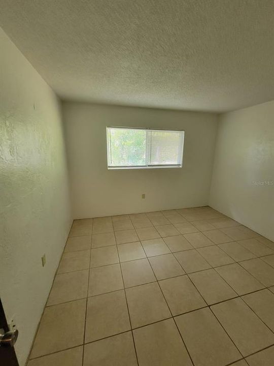 For Rent: $975 (2 beds, 1 baths, 900 Square Feet)