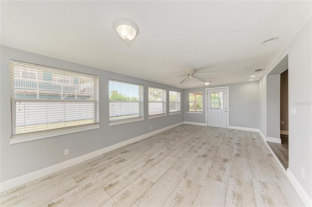 For Sale: $599,900 (3 beds, 2 baths, 1776 Square Feet)