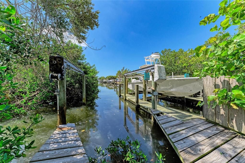 For Sale: $599,900 (3 beds, 2 baths, 1776 Square Feet)