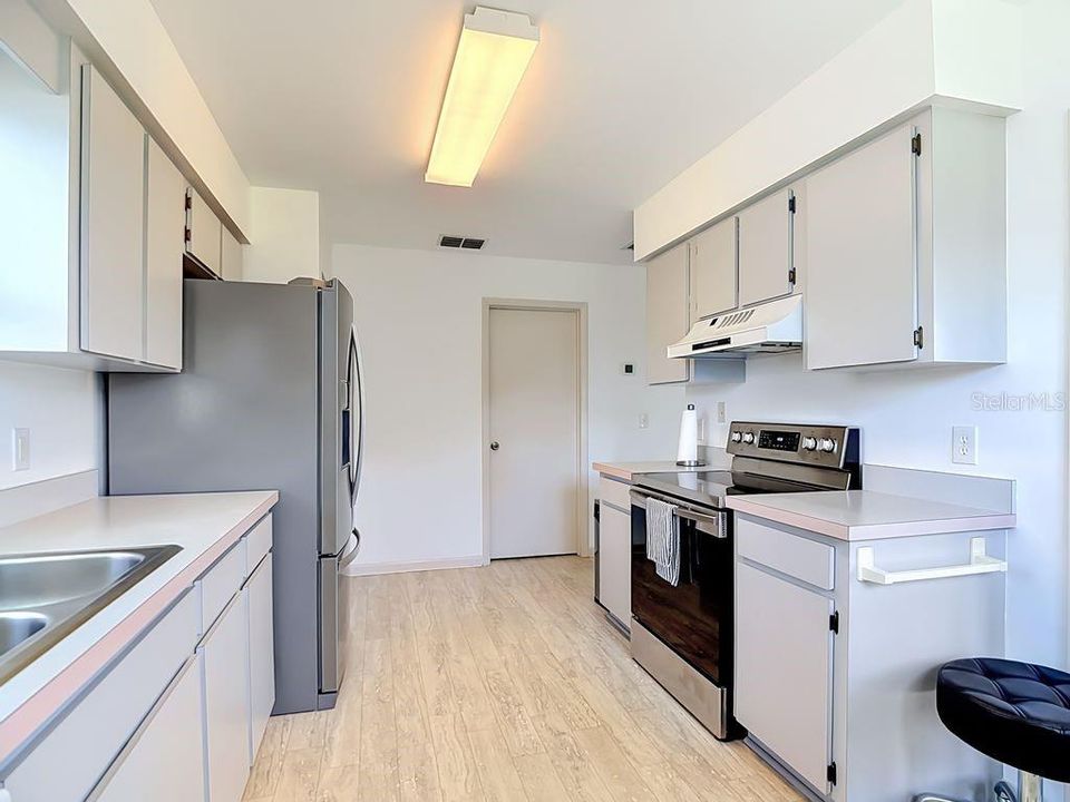 На продажу: $235,000 (2 спален, 2 ванн, 1162 Квадратных фут)