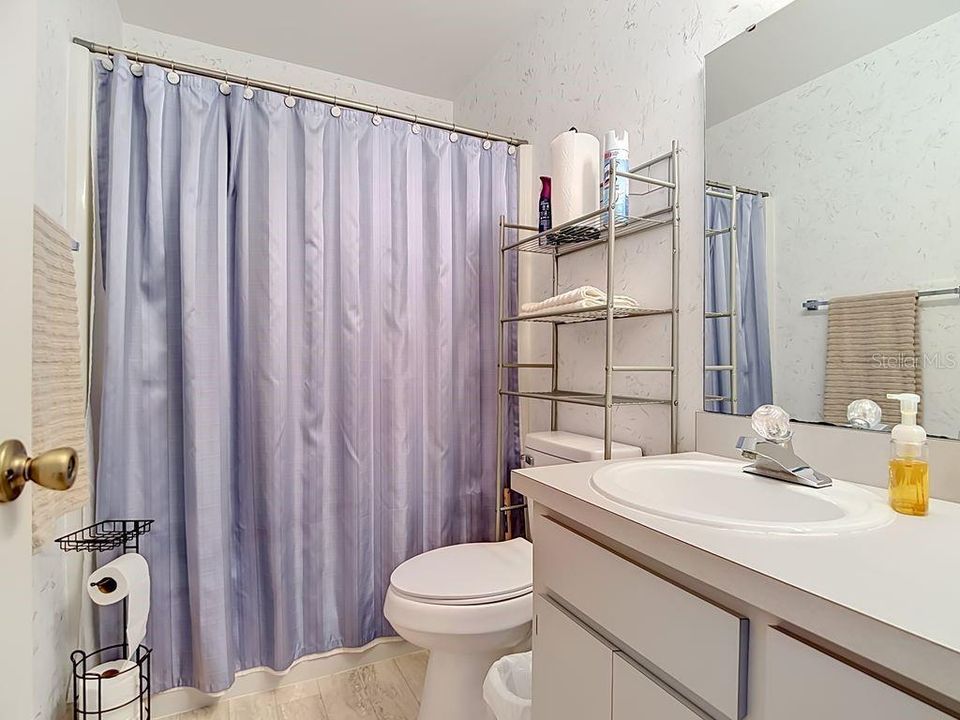 На продажу: $235,000 (2 спален, 2 ванн, 1162 Квадратных фут)