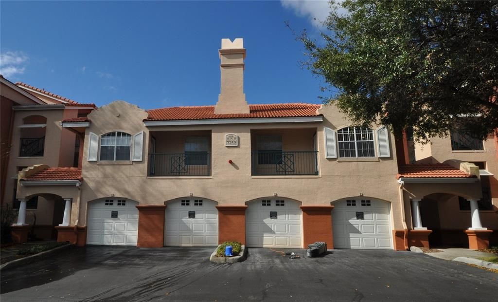 Active With Contract: $1,575 (2 beds, 1 baths, 1021 Square Feet)