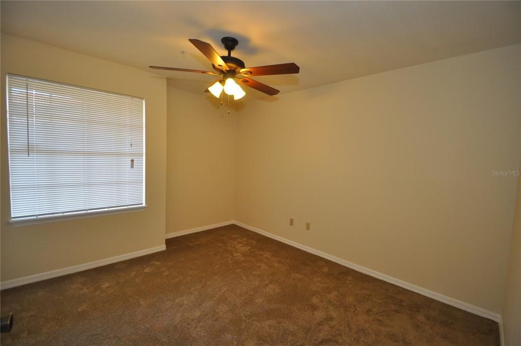 Active With Contract: $1,575 (2 beds, 1 baths, 1021 Square Feet)
