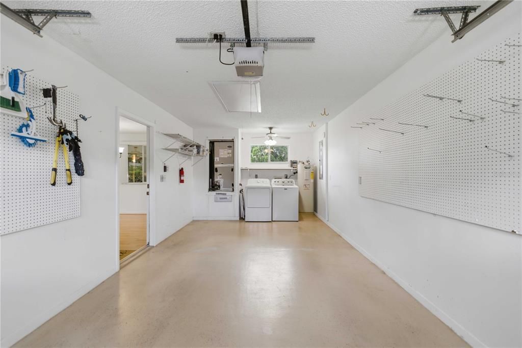 Activo con contrato: $210,000 (2 camas, 2 baños, 1168 Pies cuadrados)
