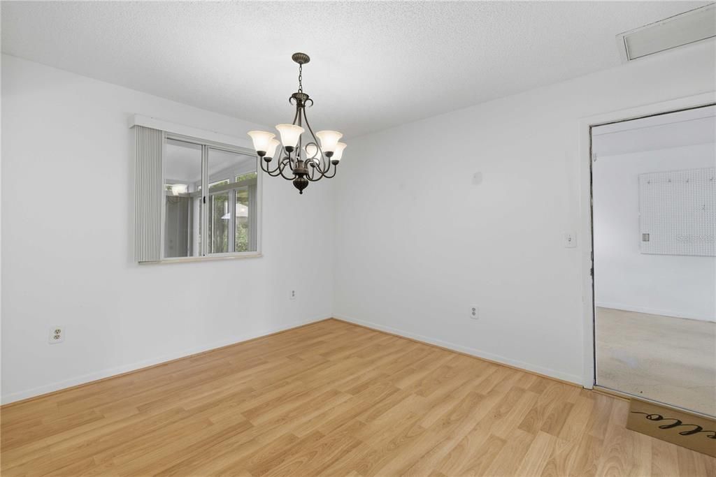Activo con contrato: $210,000 (2 camas, 2 baños, 1168 Pies cuadrados)