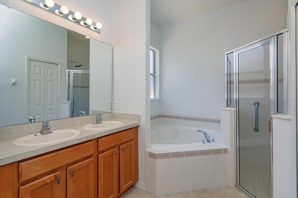 For Rent: $2,200 (3 beds, 2 baths, 1671 Square Feet)