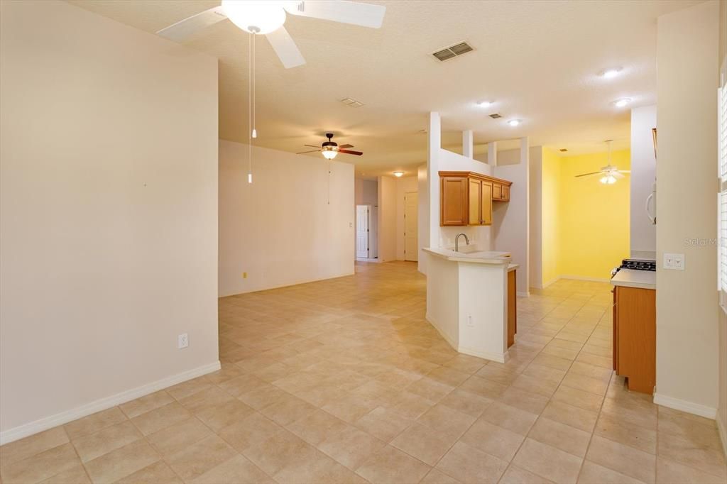 For Rent: $2,200 (3 beds, 2 baths, 1671 Square Feet)
