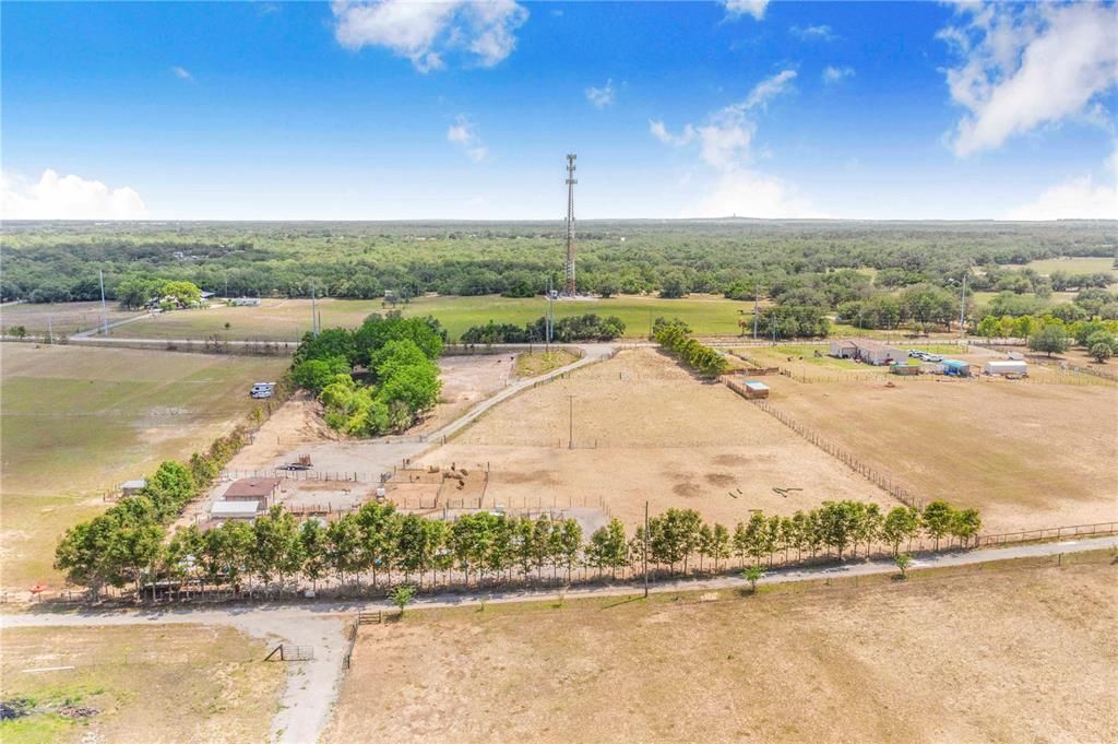 На продажу: $499,000 (4.91 acres)