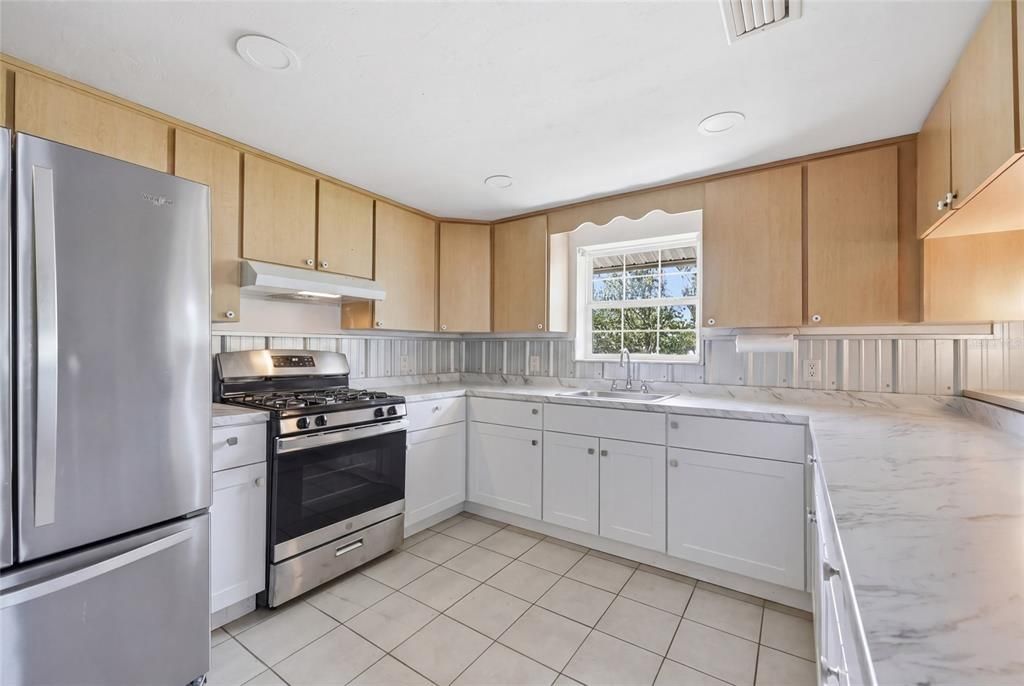 For Sale: $349,999 (0 beds, 0 baths, 2330 Square Feet)