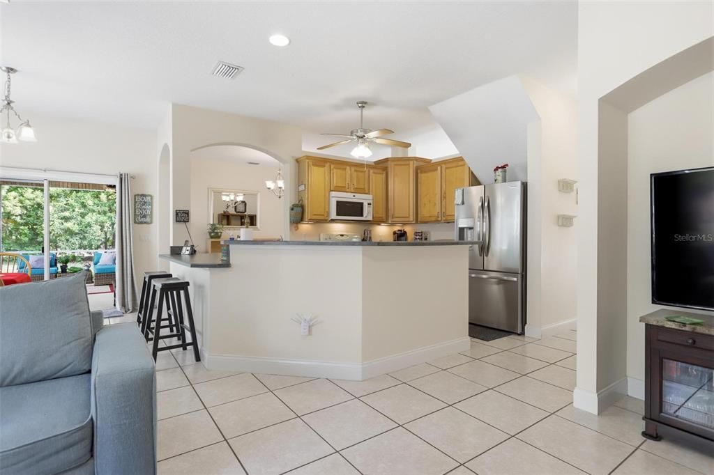 Activo con contrato: $639,900 (5 camas, 4 baños, 2726 Pies cuadrados)