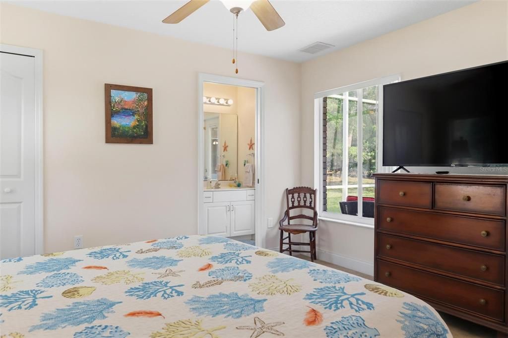 Activo con contrato: $639,900 (5 camas, 4 baños, 2726 Pies cuadrados)