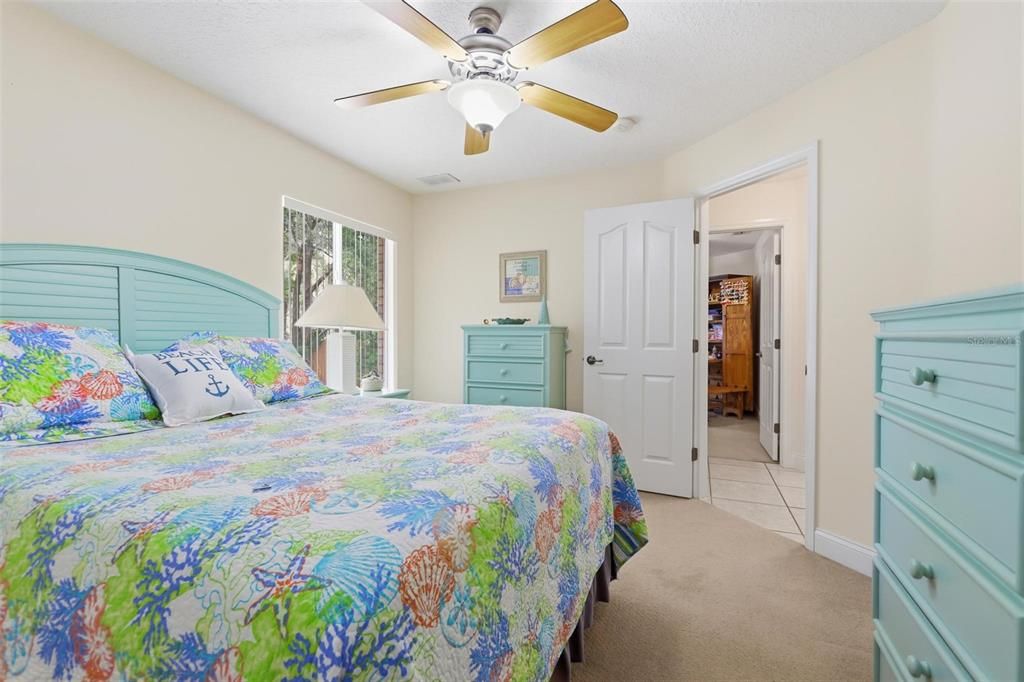 Activo con contrato: $639,900 (5 camas, 4 baños, 2726 Pies cuadrados)