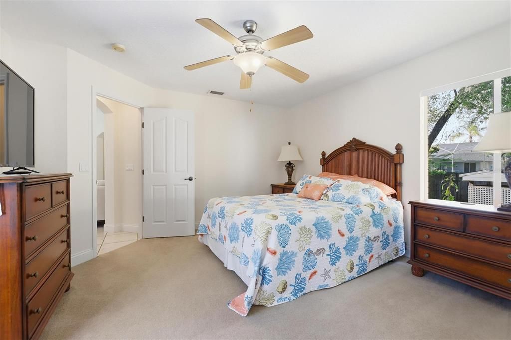 Activo con contrato: $639,900 (5 camas, 4 baños, 2726 Pies cuadrados)