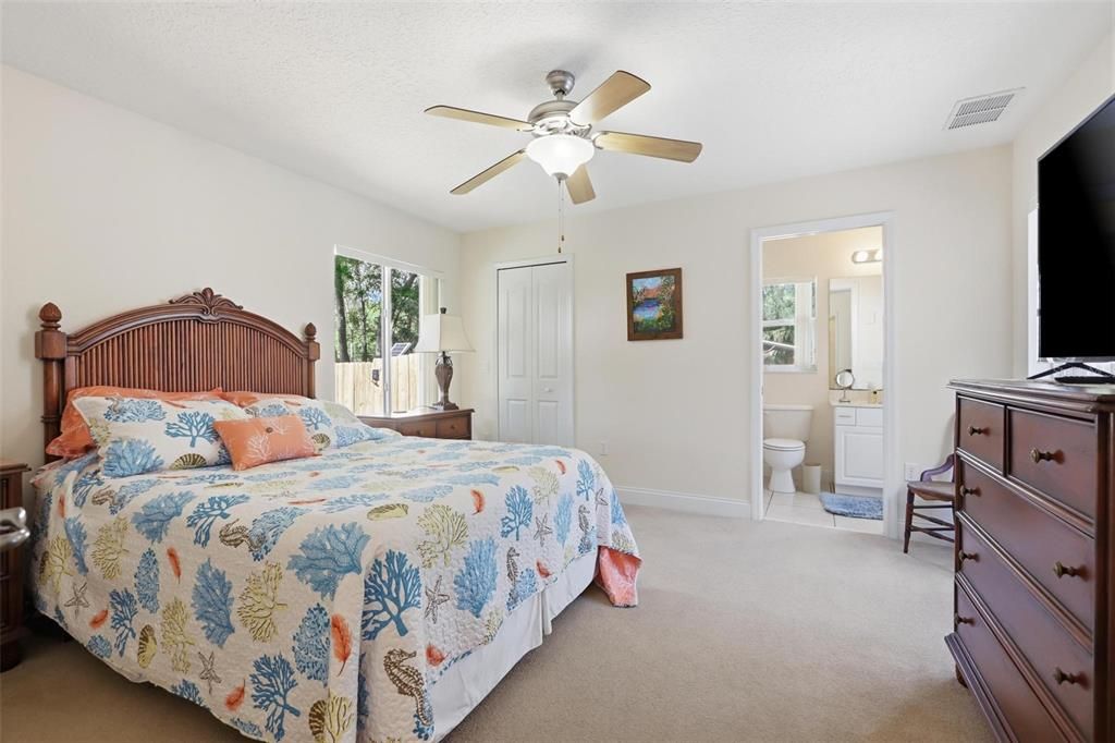 Activo con contrato: $639,900 (5 camas, 4 baños, 2726 Pies cuadrados)