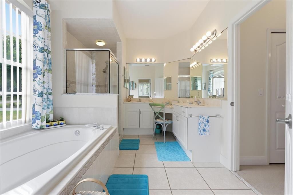 Activo con contrato: $639,900 (5 camas, 4 baños, 2726 Pies cuadrados)