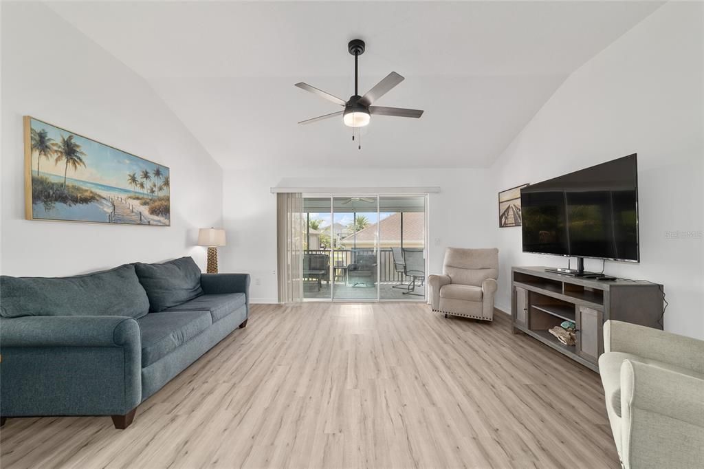 For Sale: $380,000 (3 beds, 2 baths, 1639 Square Feet)