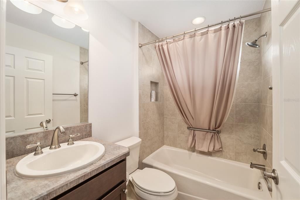 For Sale: $380,000 (3 beds, 2 baths, 1639 Square Feet)