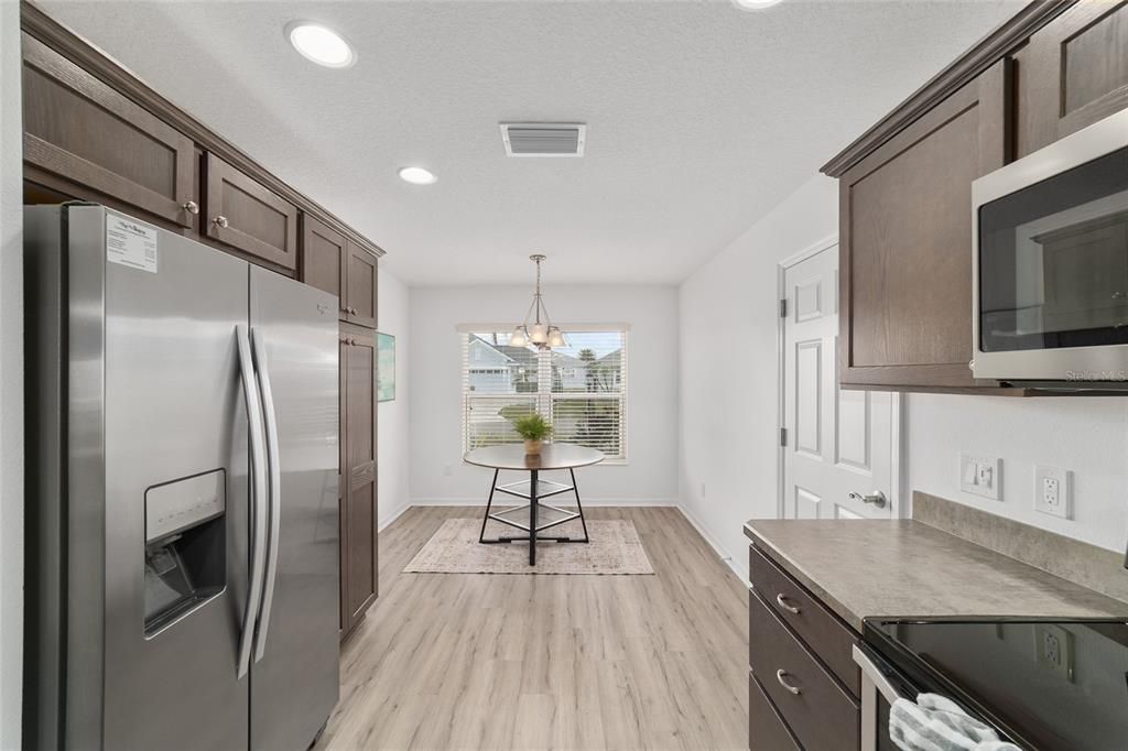 For Sale: $380,000 (3 beds, 2 baths, 1639 Square Feet)