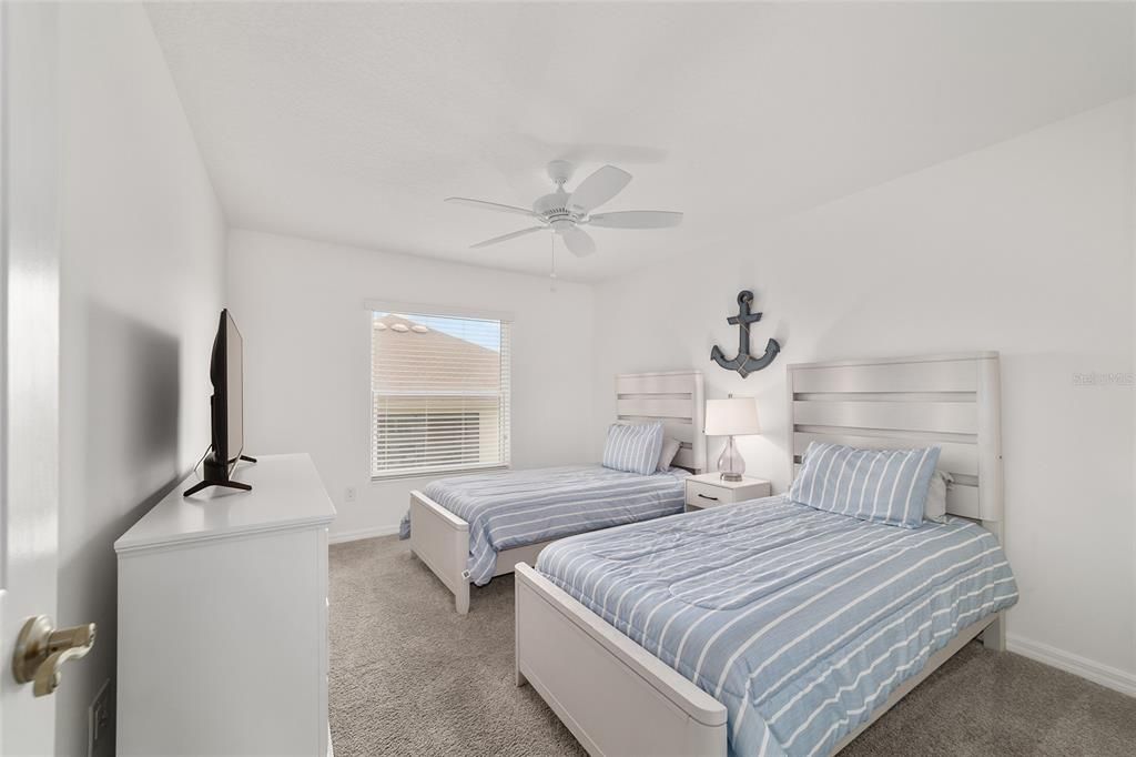 For Sale: $380,000 (3 beds, 2 baths, 1639 Square Feet)