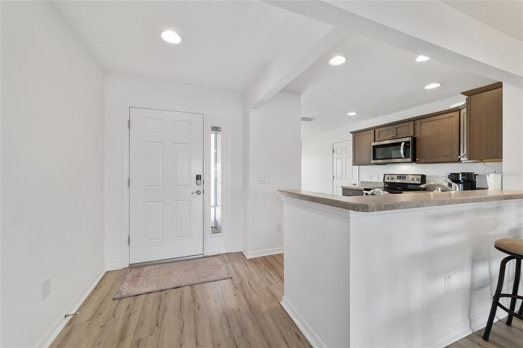 For Sale: $380,000 (3 beds, 2 baths, 1639 Square Feet)