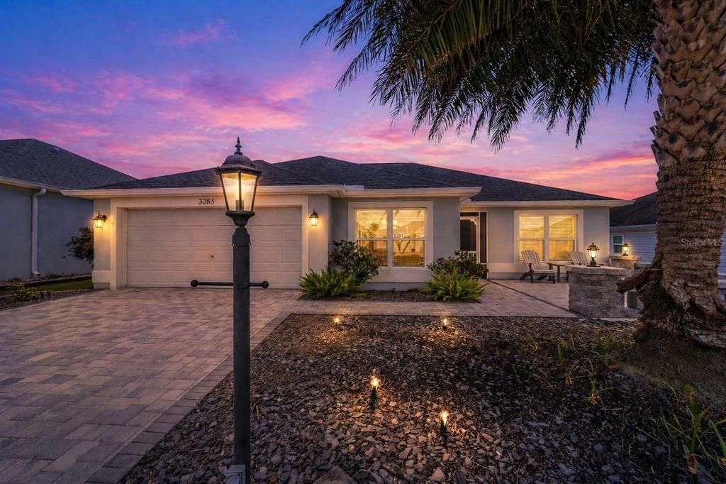 For Sale: $380,000 (3 beds, 2 baths, 1639 Square Feet)