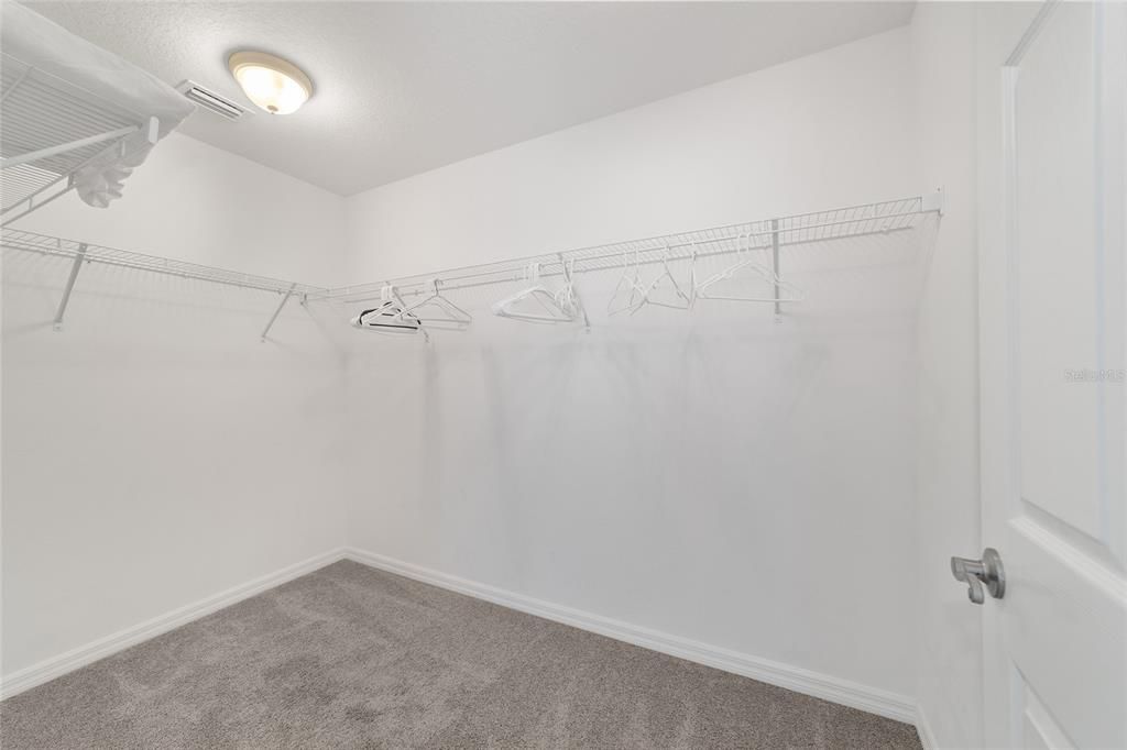 For Sale: $380,000 (3 beds, 2 baths, 1639 Square Feet)