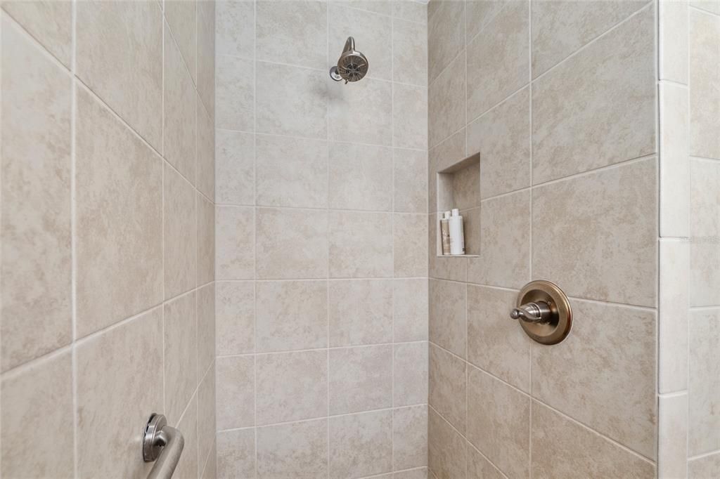For Sale: $380,000 (3 beds, 2 baths, 1639 Square Feet)