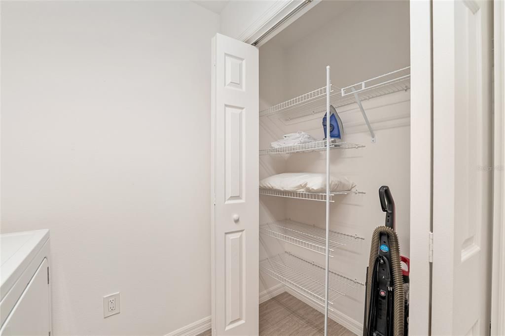 For Sale: $380,000 (3 beds, 2 baths, 1639 Square Feet)