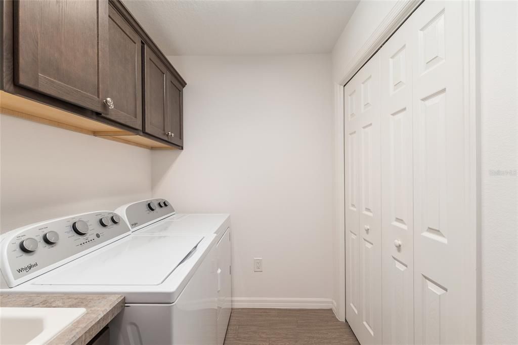 For Sale: $380,000 (3 beds, 2 baths, 1639 Square Feet)