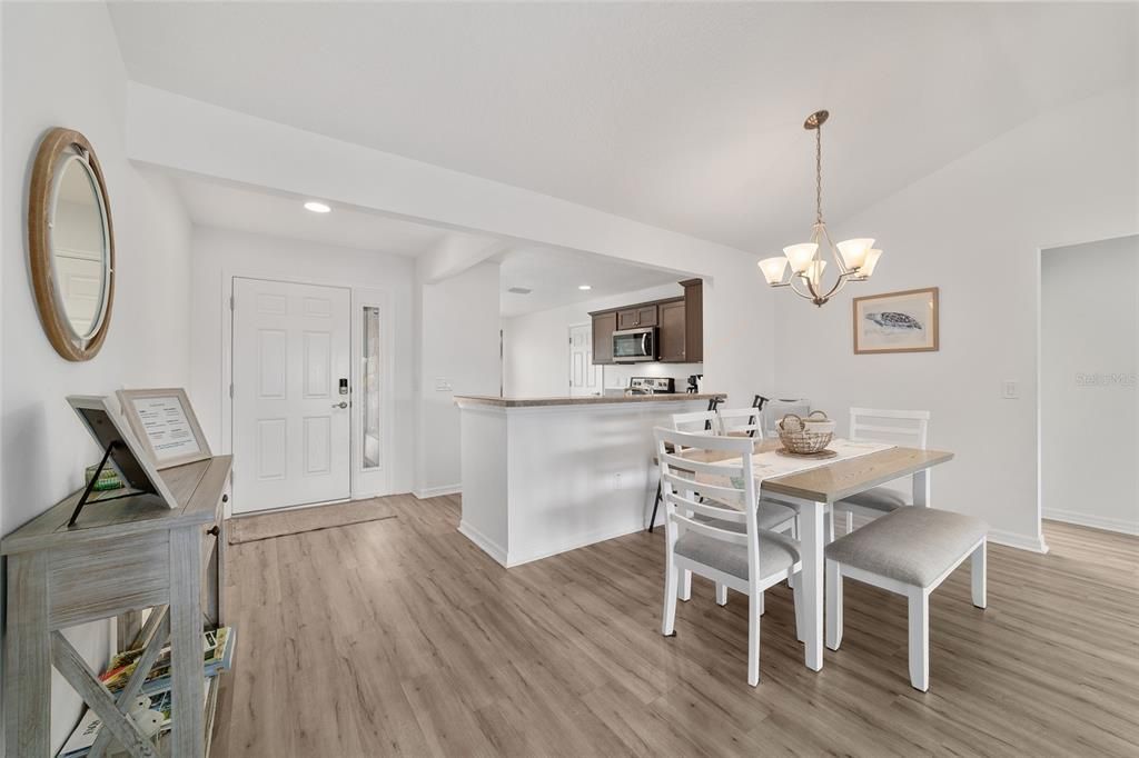 For Sale: $380,000 (3 beds, 2 baths, 1639 Square Feet)