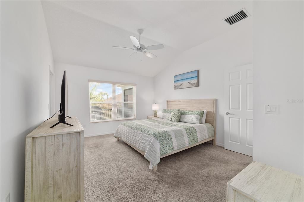 For Sale: $380,000 (3 beds, 2 baths, 1639 Square Feet)