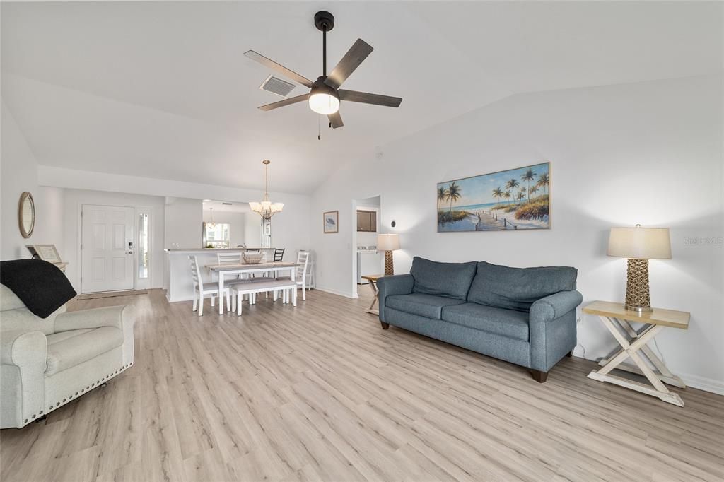 For Sale: $380,000 (3 beds, 2 baths, 1639 Square Feet)
