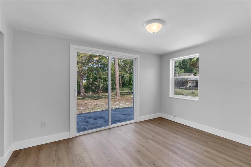 Activo con contrato: $389,000 (3 camas, 2 baños, 1550 Pies cuadrados)