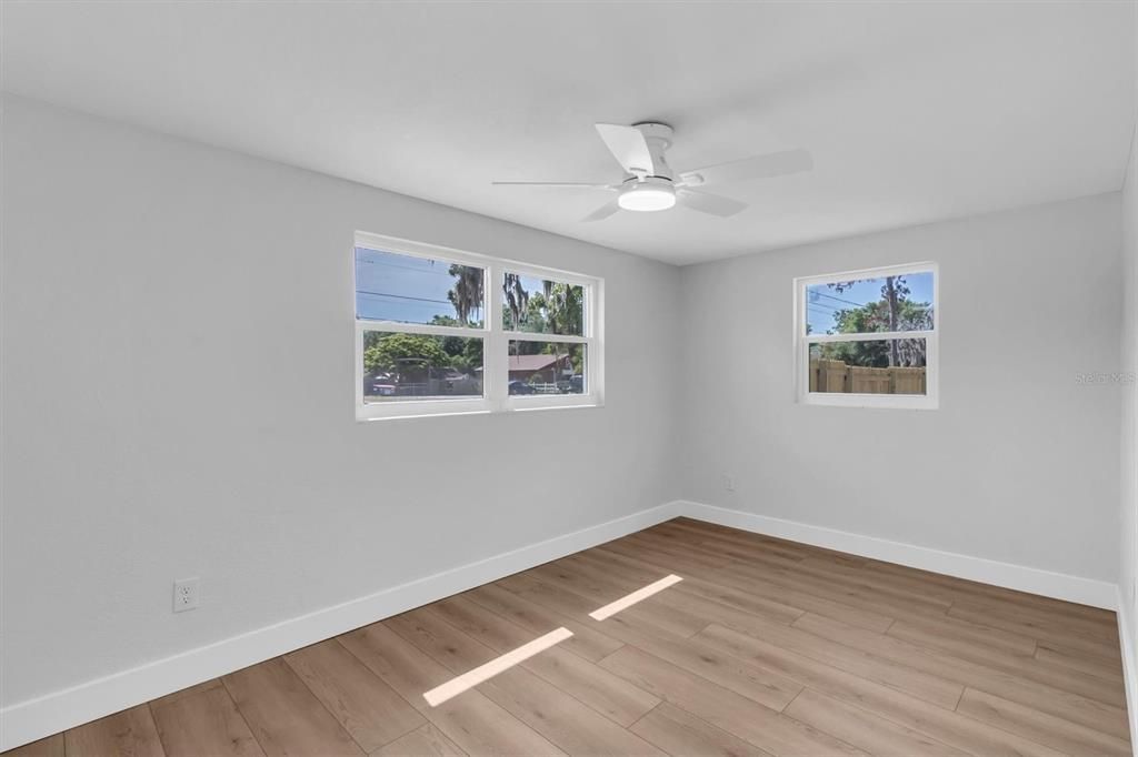 Activo con contrato: $389,000 (3 camas, 2 baños, 1550 Pies cuadrados)