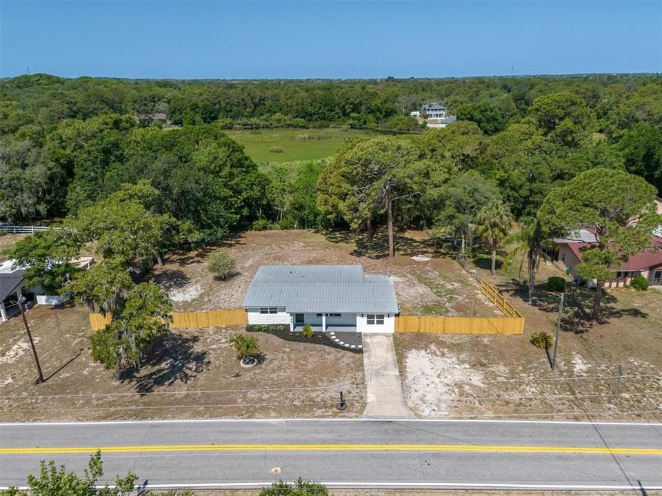Activo con contrato: $389,000 (3 camas, 2 baños, 1550 Pies cuadrados)