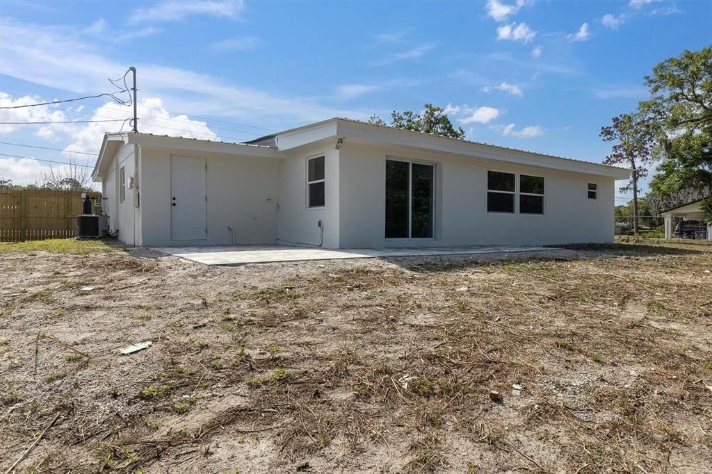 Activo con contrato: $389,000 (3 camas, 2 baños, 1550 Pies cuadrados)