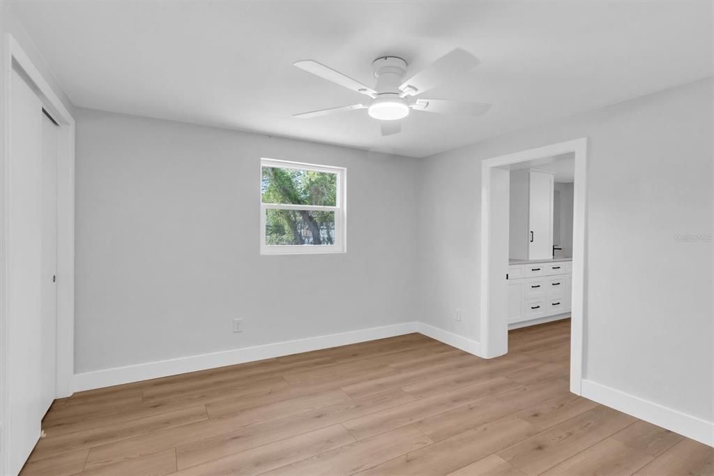 Activo con contrato: $389,000 (3 camas, 2 baños, 1550 Pies cuadrados)